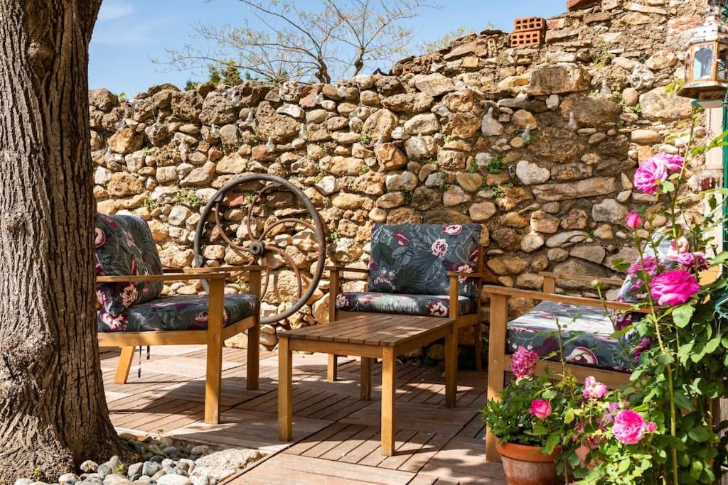 La Calade Bed & Breakfast Montouliers Dış mekan fotoğraf